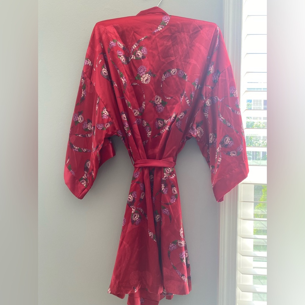 Victoria's Secret Red Floral Kimono Robe - Picture 2 of 6